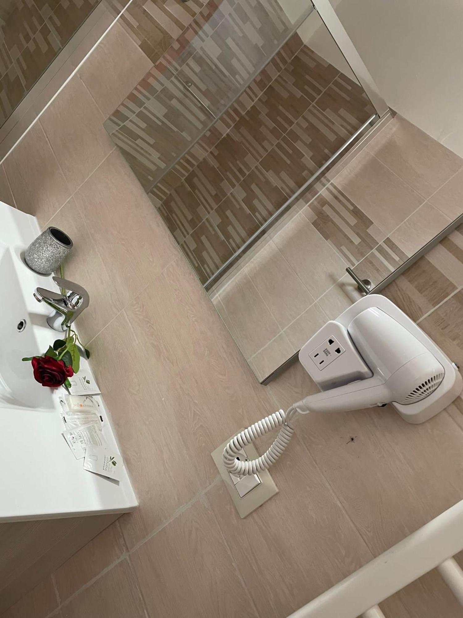 Atena B&B Apartments Platino San Silvestro  エクステリア 写真