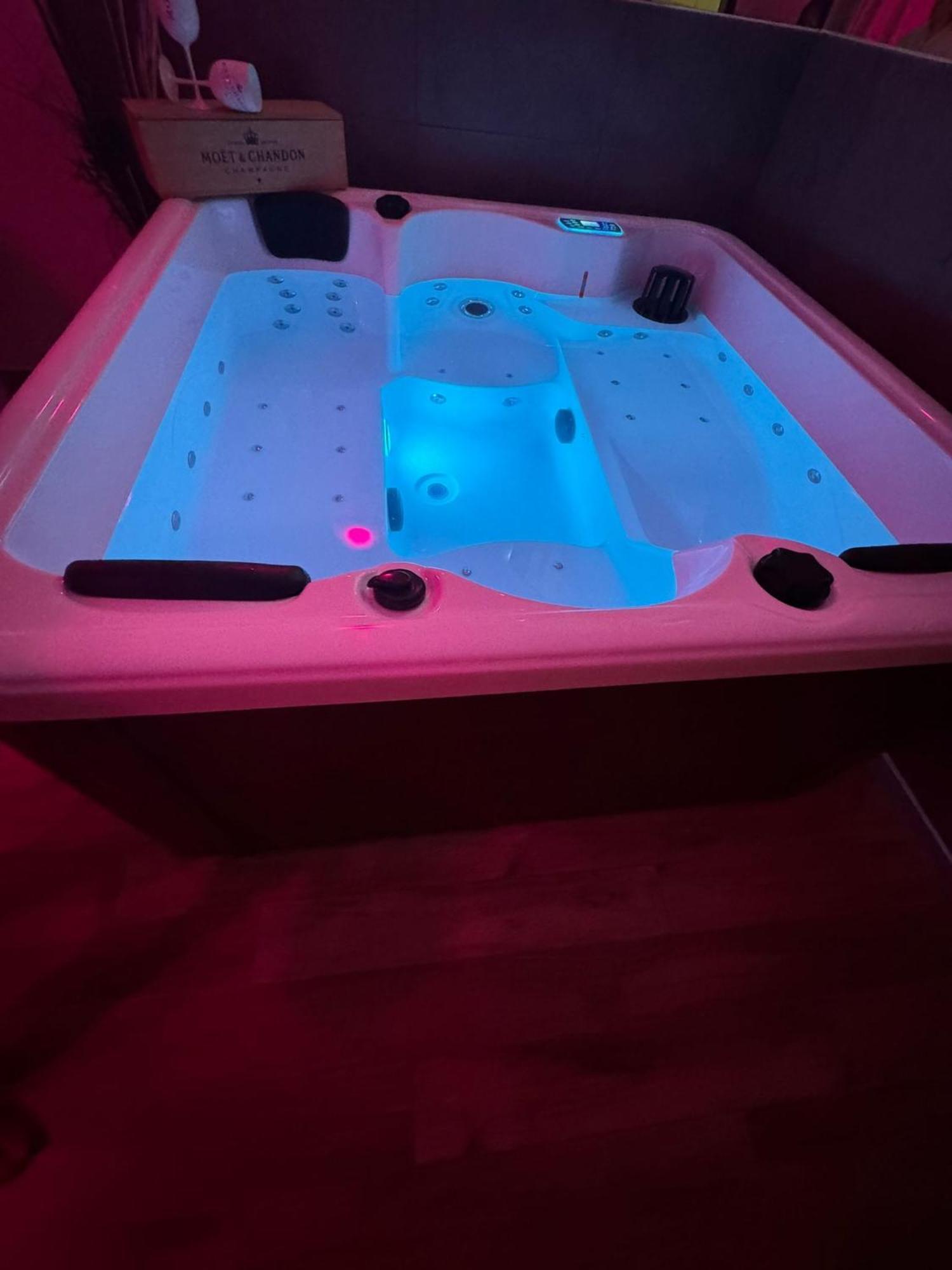 Atena B&B Apartments Platino San Silvestro  エクステリア 写真
