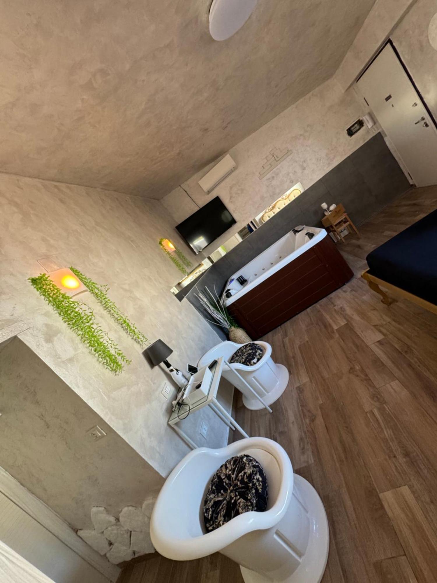 Atena B&B Apartments Platino San Silvestro  エクステリア 写真