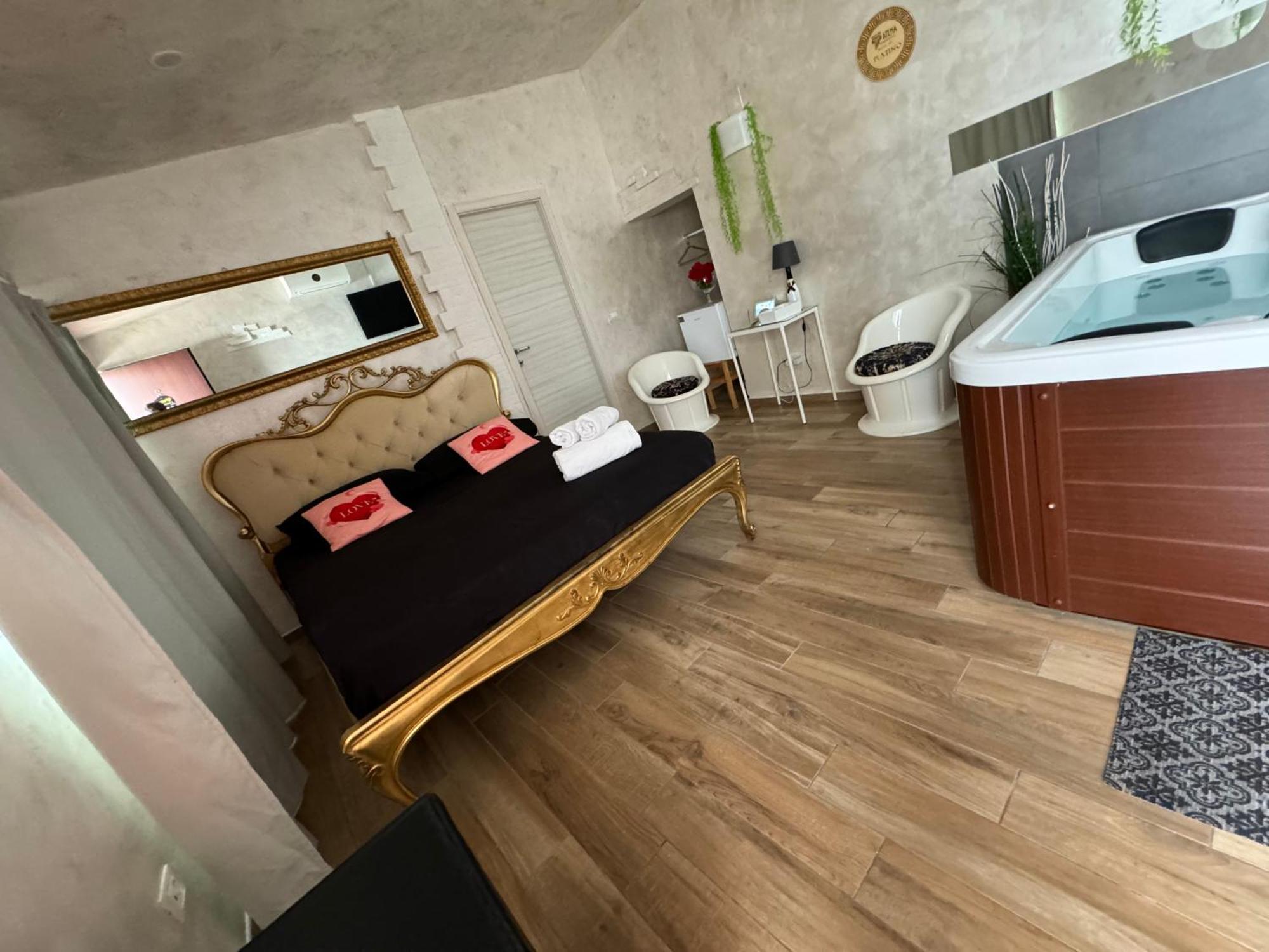 Atena B&B Apartments Platino San Silvestro  エクステリア 写真